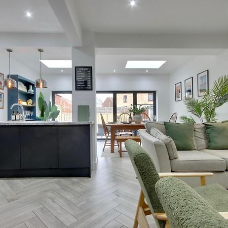 Clover Lodge Portsmouth Luxury Home With Off Road Free Parking エクステリア 写真